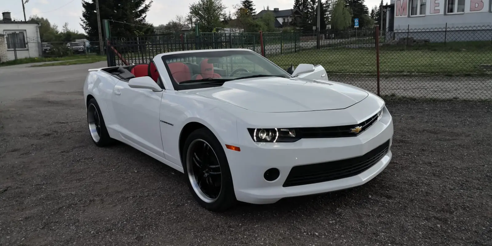 white sport car, chevrolet camaro